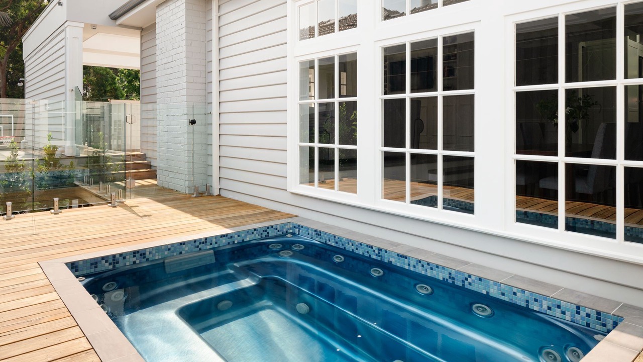 Photo of Others in Kew East