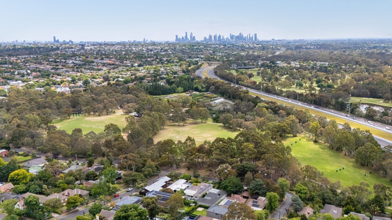 Photo of Outdoor in Kew East