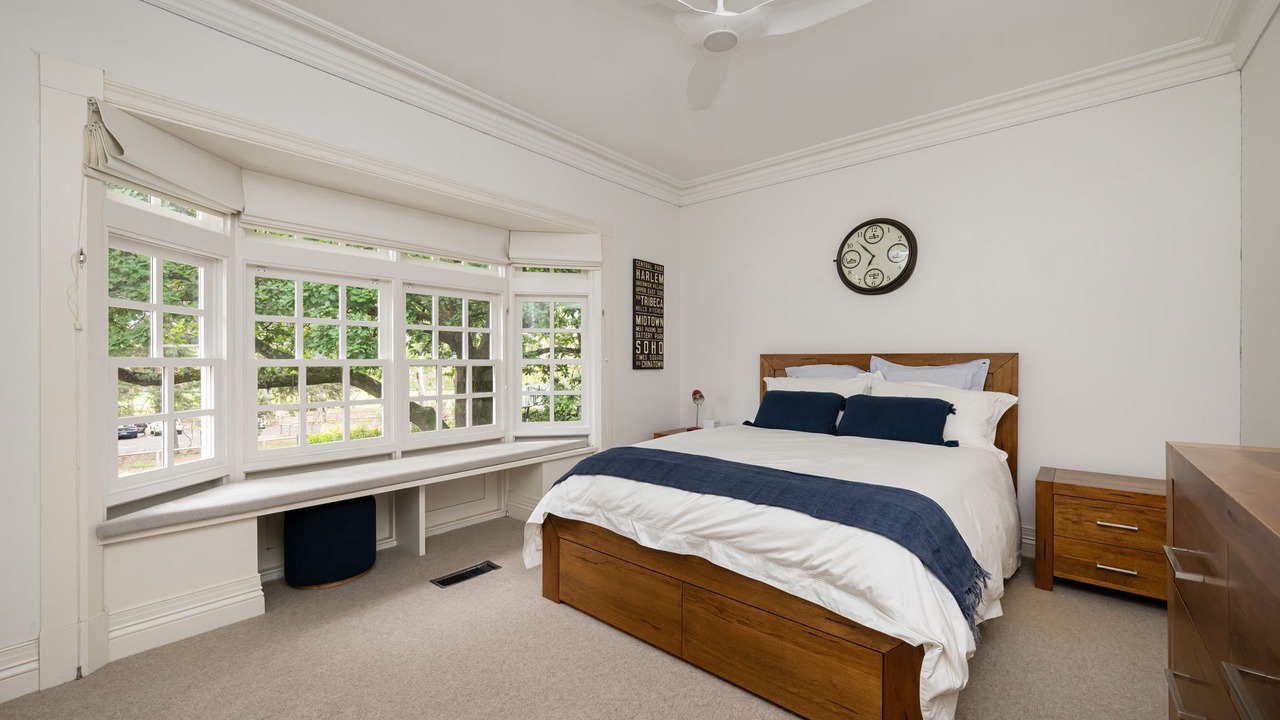 Photo of Others in Kew East