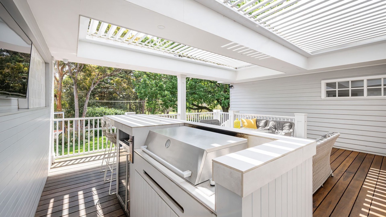 Photo of Others in Kew East