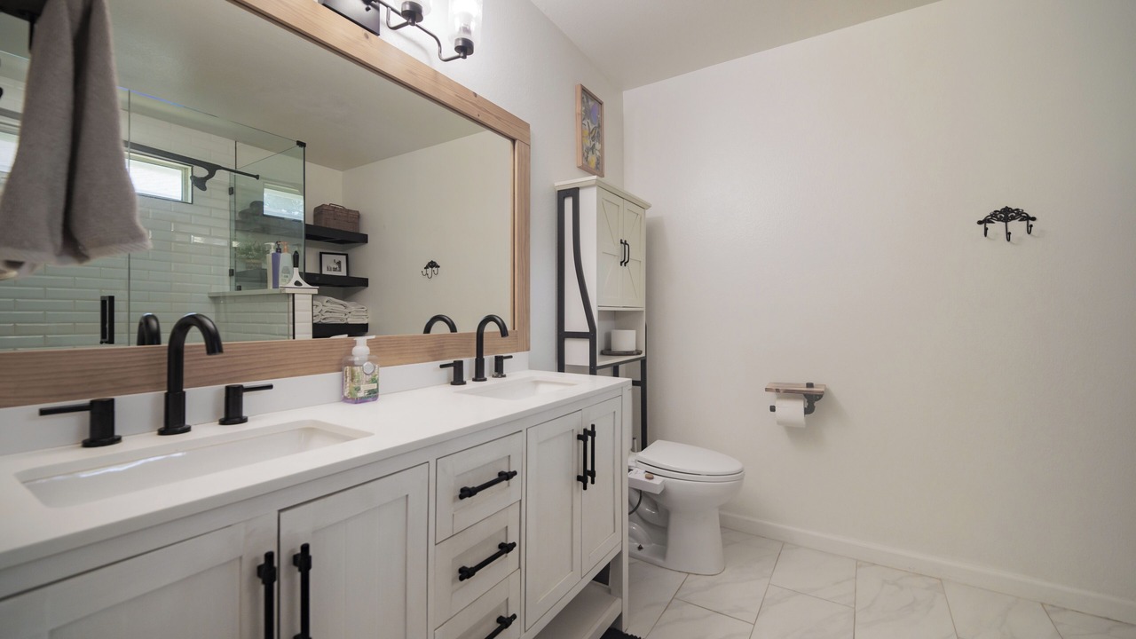 Photo of Bathroom in Kyle
