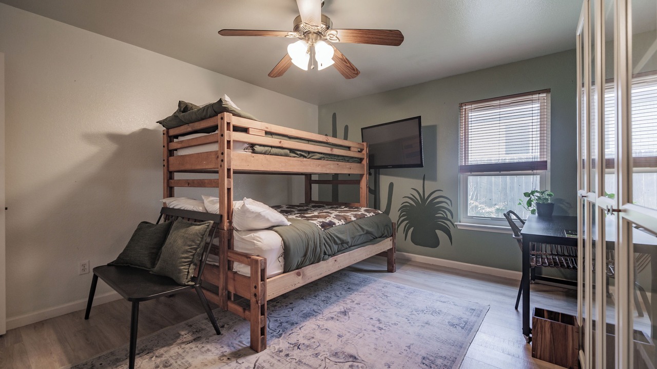 Photo of Bedroom in Kyle