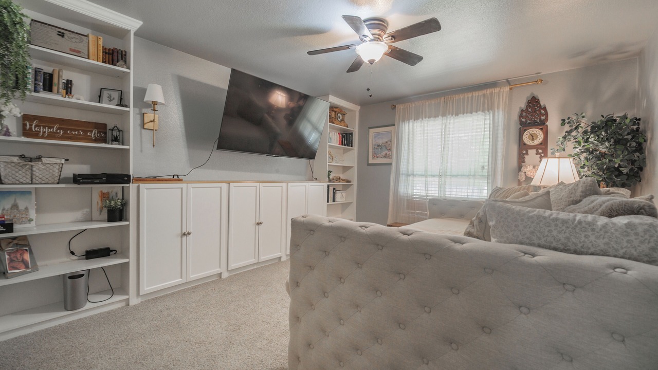 Photo of Bedroom in Kyle