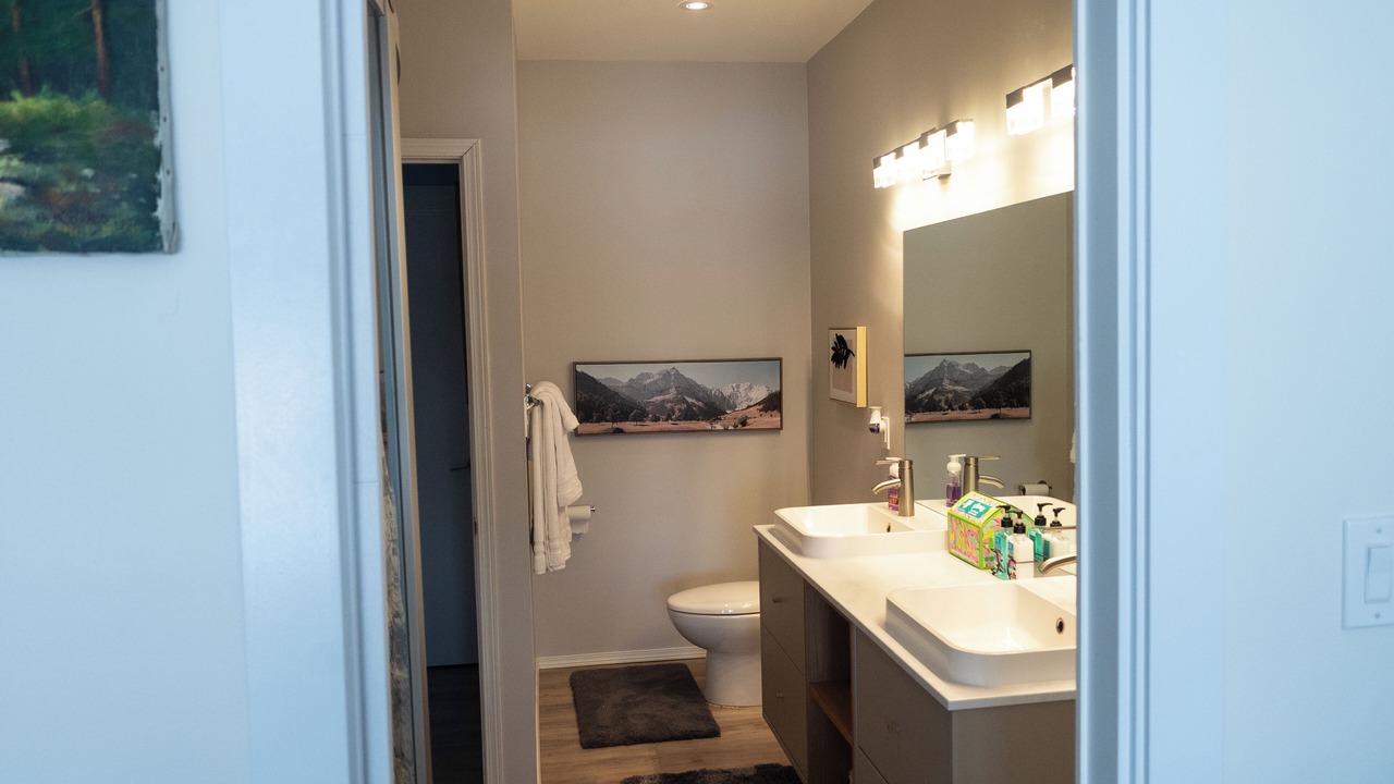 Photo of Bathroom in Fort Gary