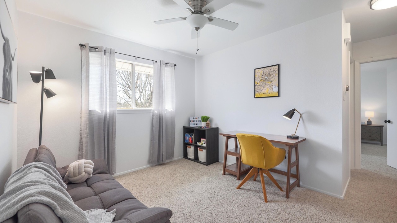 Photo of Livingroom in Anderson Mill