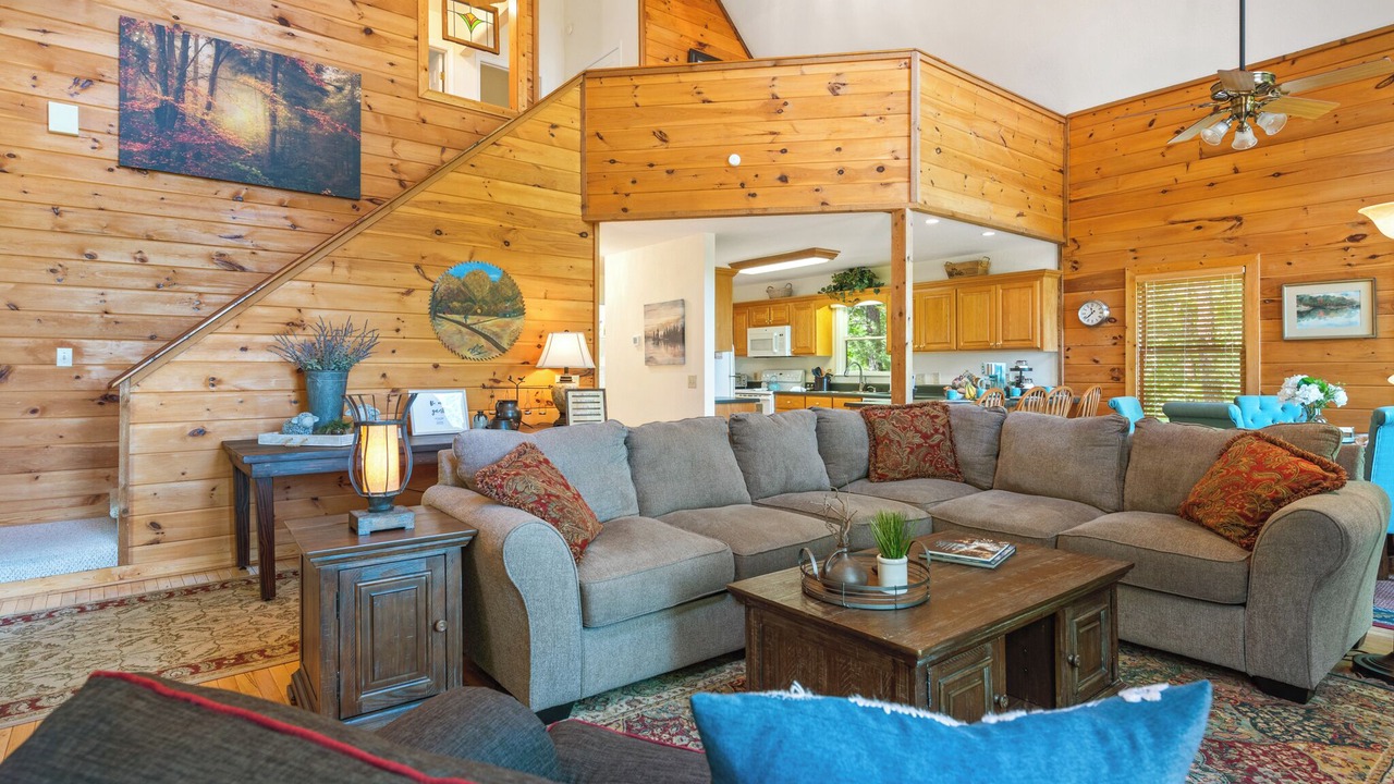 Photo of Livingroom in Clarkesville