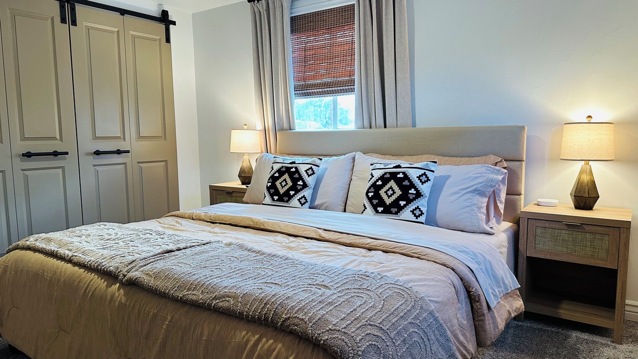 Photo of Bedroom in Roswell