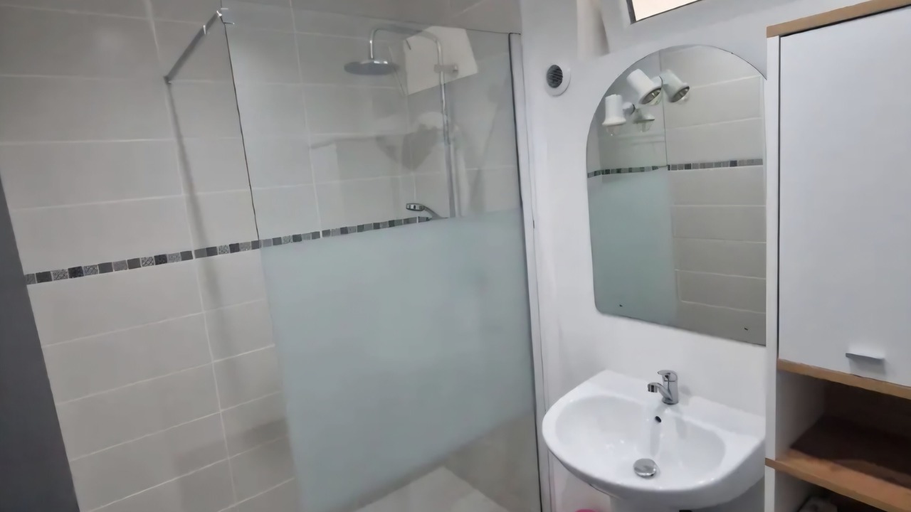 Photo of Bathroom in Blangy-sur-Bresle