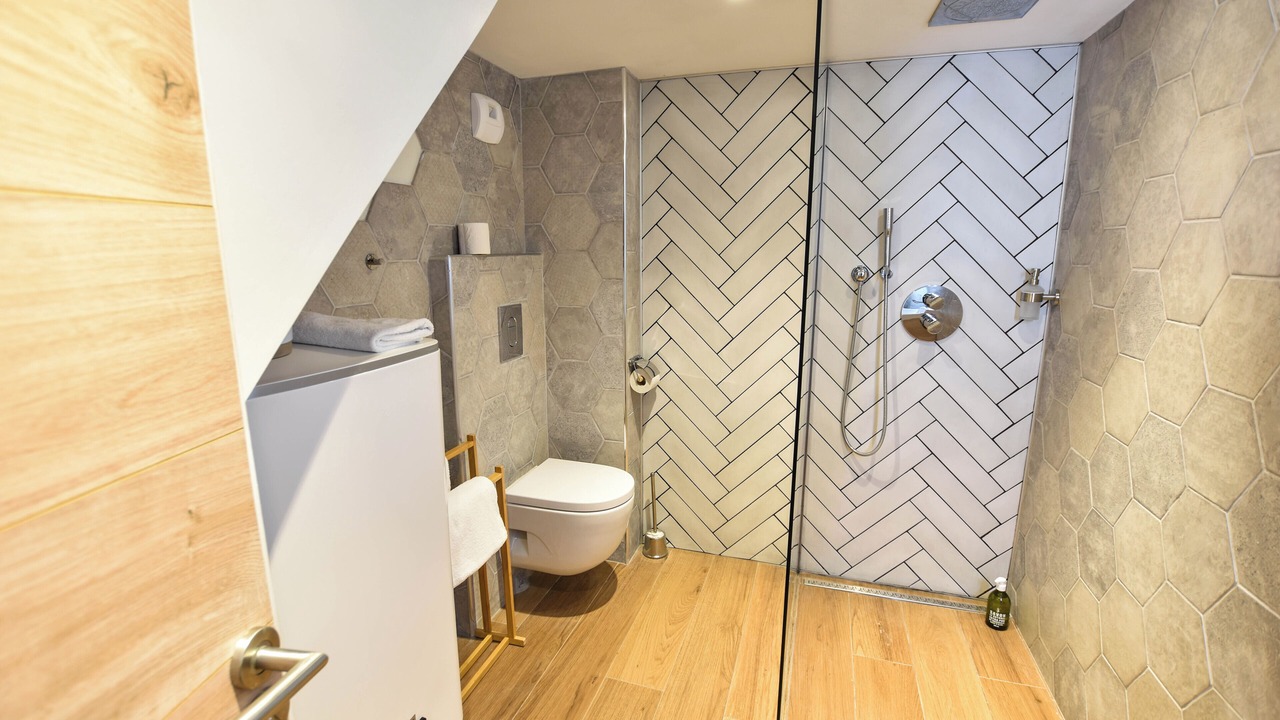 Photo of Bathroom in Graslin - Commerce