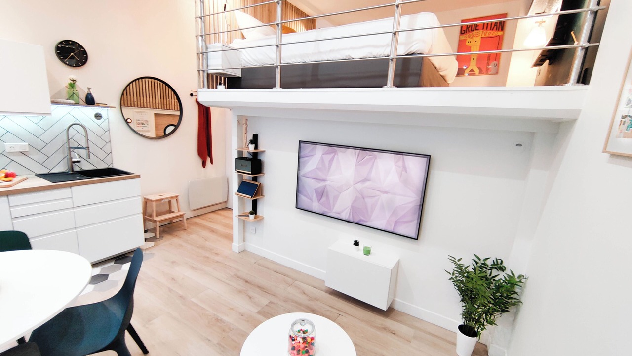 Photo of Bedroom in Graslin - Commerce