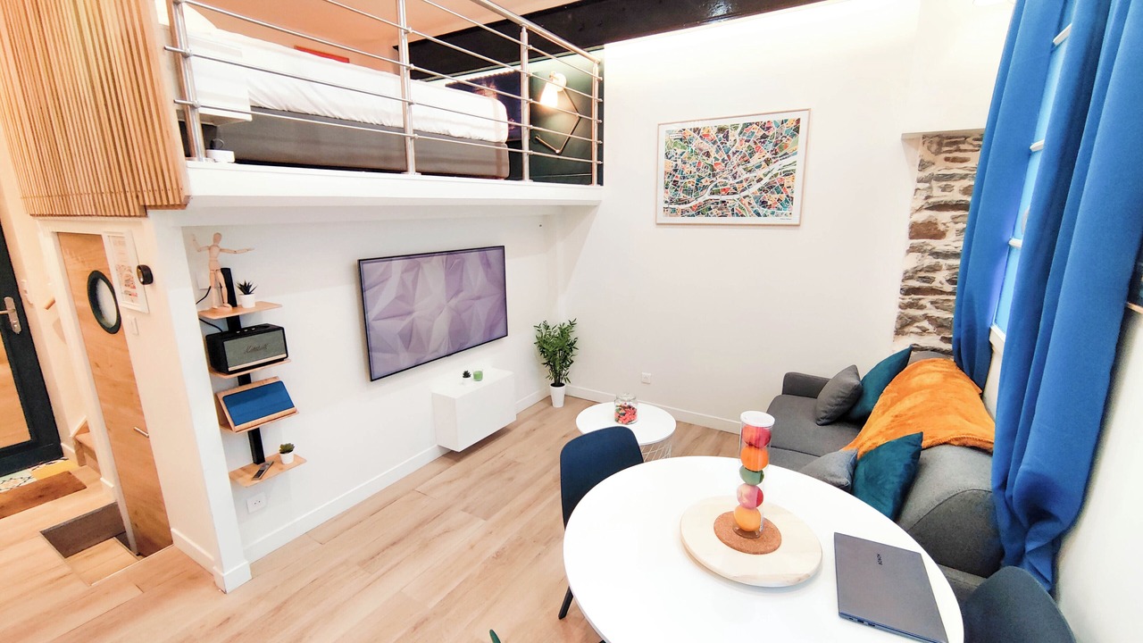 Photo of Others in Graslin - Commerce