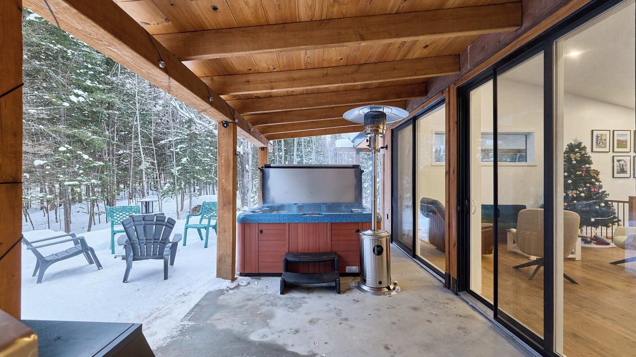 Photo of Patio Balcony in Notre-Dame-de-la-Merci