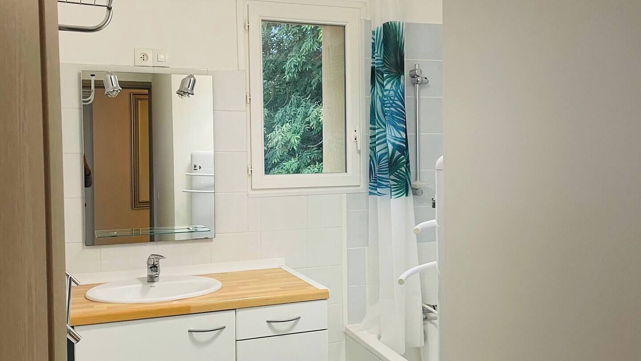 Photo of Bathroom in Veyre-Monton