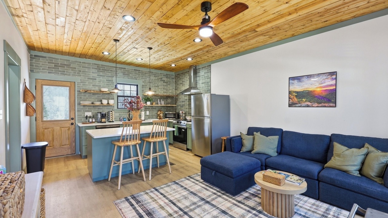 Photo of Livingroom in Clay City