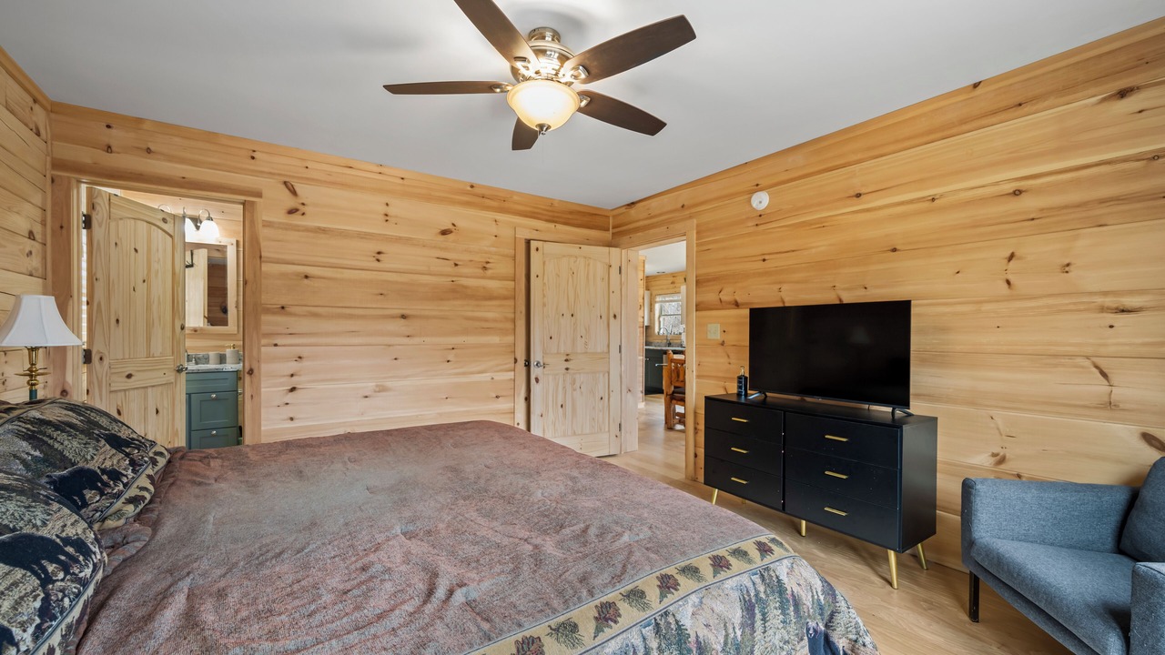 Photo of Bedroom in Lake Lure