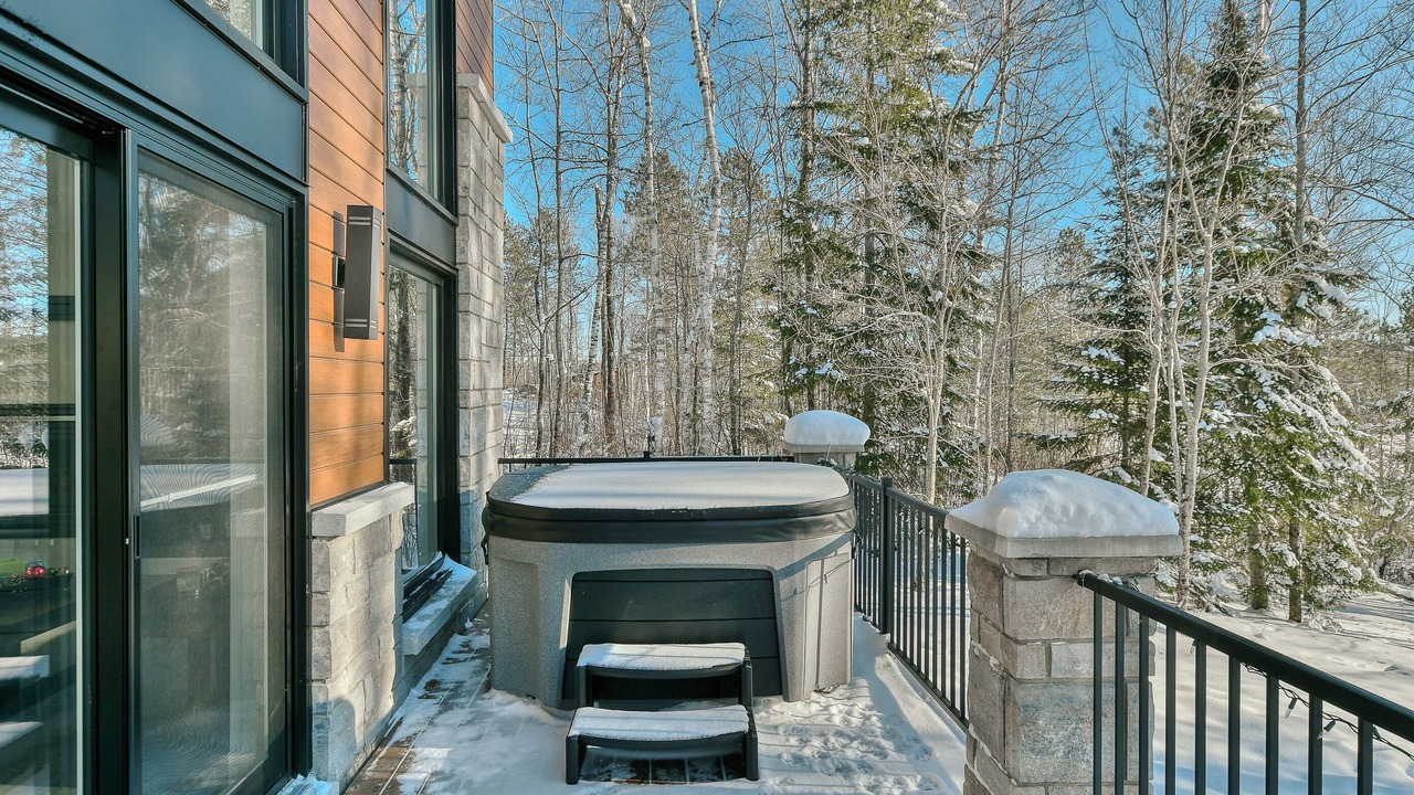 Photo of Patio Balcony in Grand-Remous