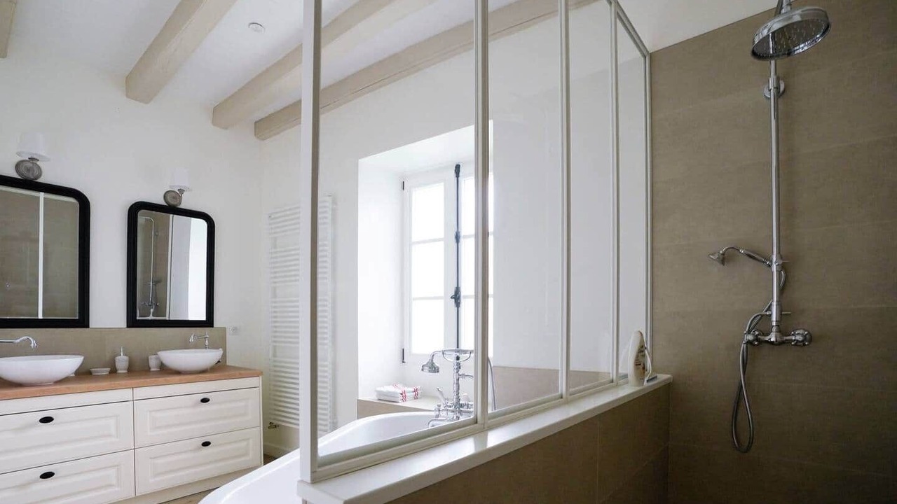 Photo of Bathroom in Chateau-Thebaud