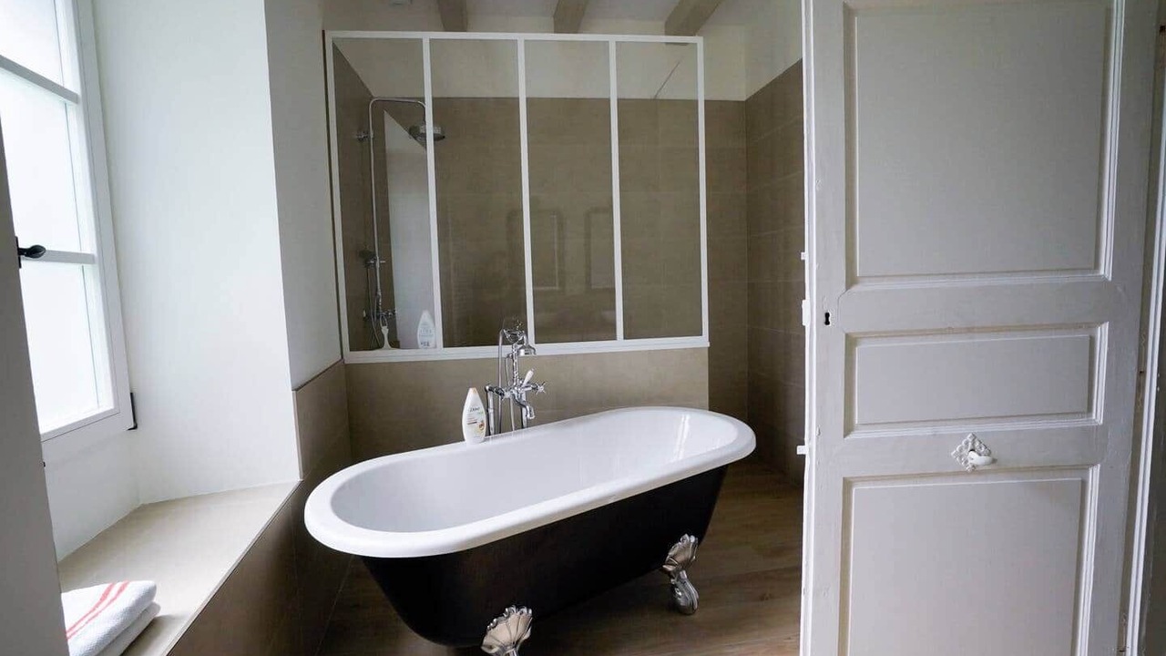 Photo of Bathroom in Chateau-Thebaud