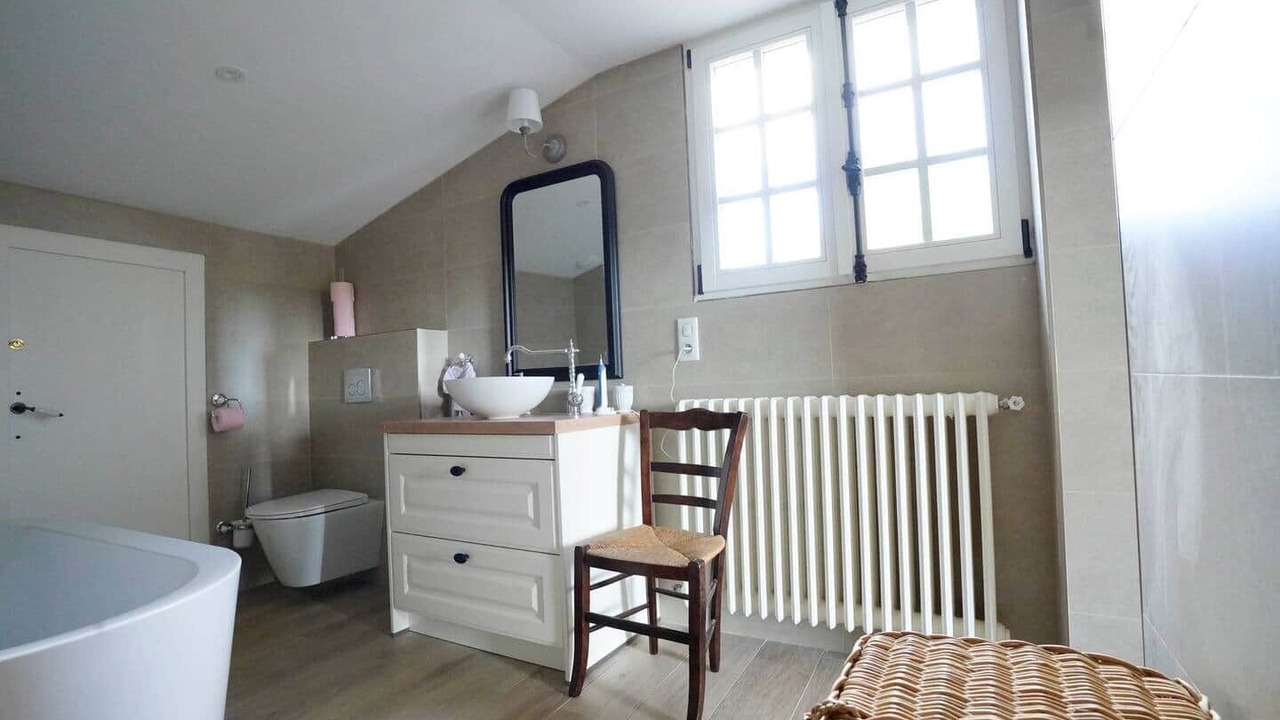 Photo of Bathroom in Chateau-Thebaud