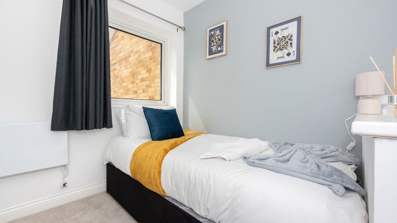 Photo of Bedroom in Farnborough and Crofton