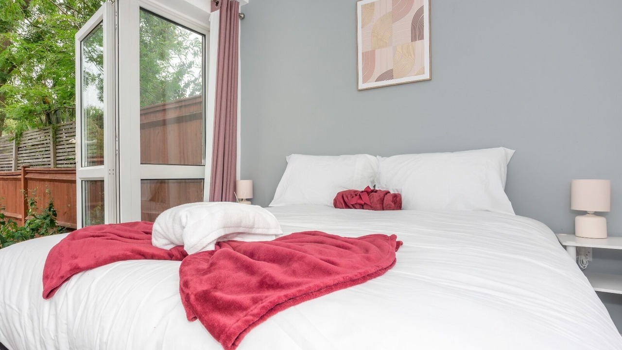 Photo of Bedroom in Farnborough and Crofton