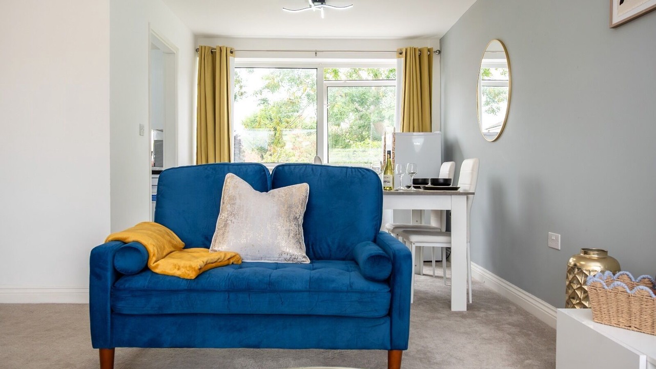 Photo of Livingroom in Farnborough and Crofton