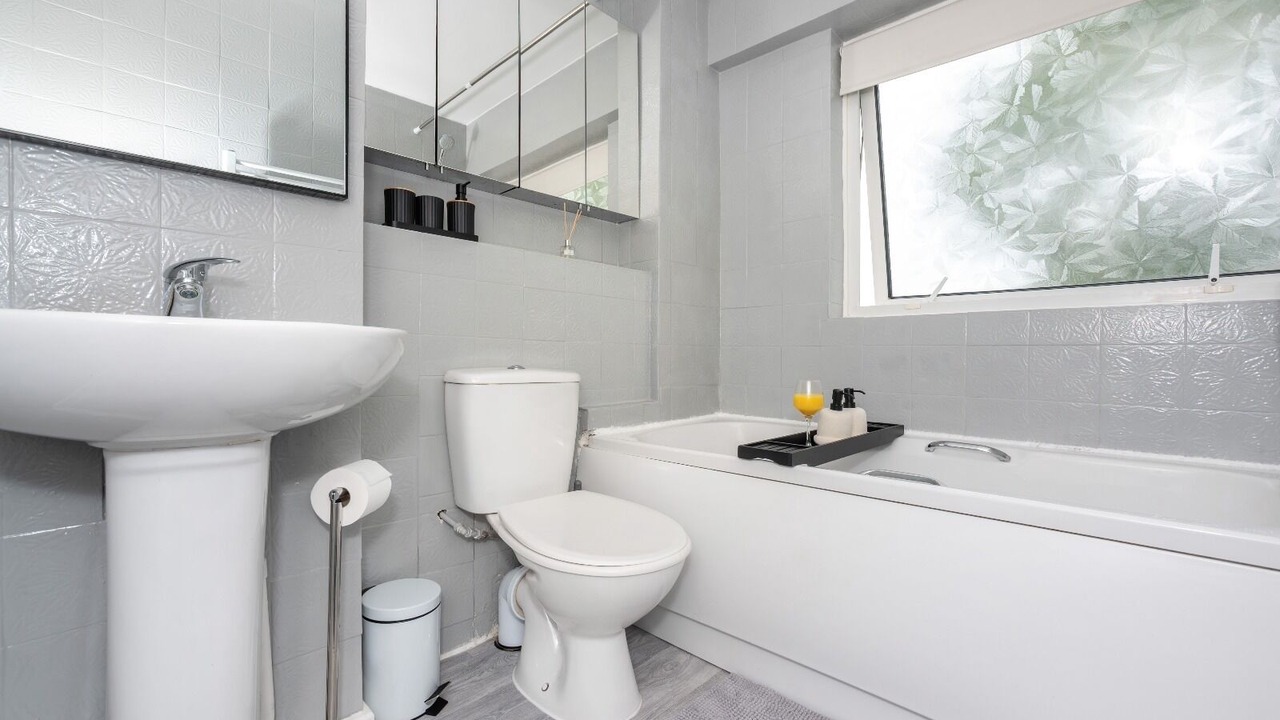 Photo of Bathroom in Farnborough and Crofton