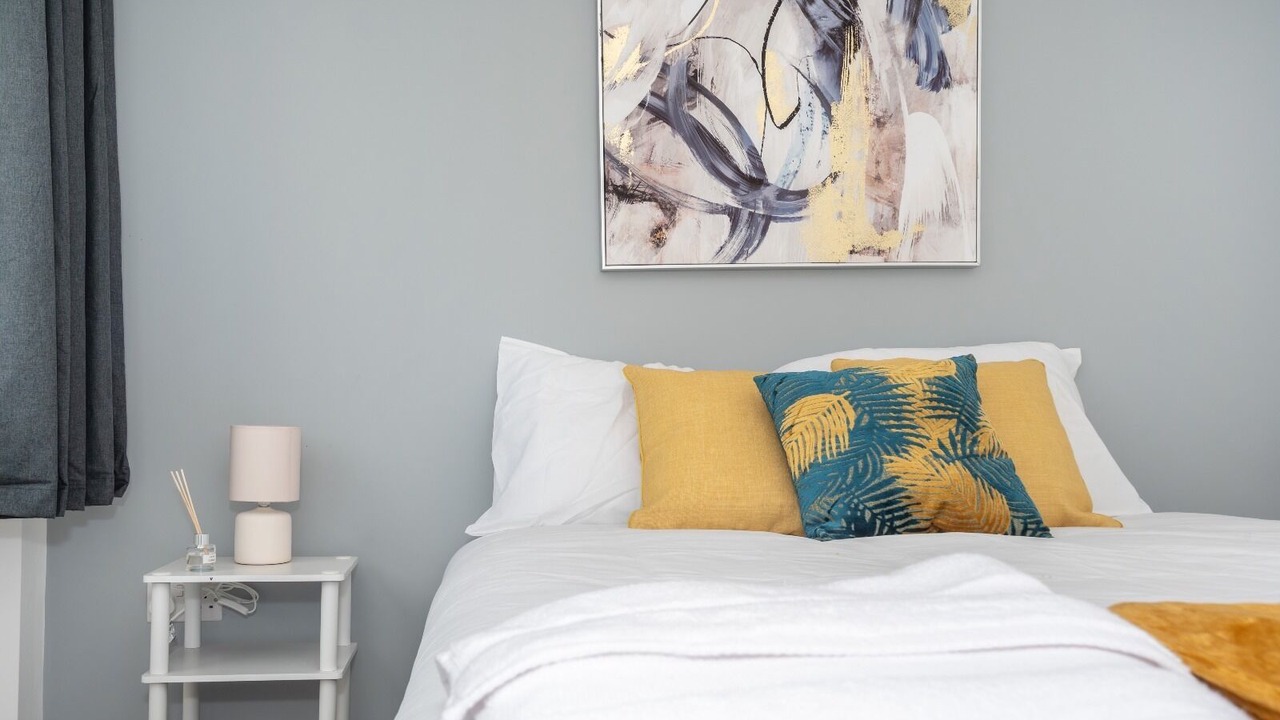 Photo of Bedroom in Farnborough and Crofton