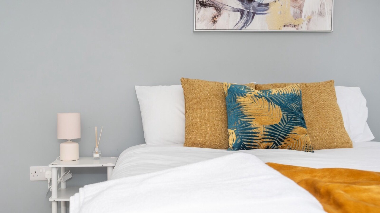 Photo of Bedroom in Farnborough and Crofton