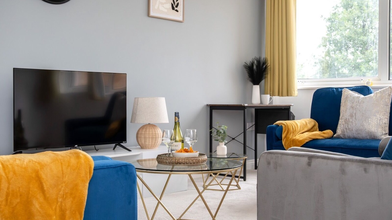 Photo of Livingroom in Farnborough and Crofton