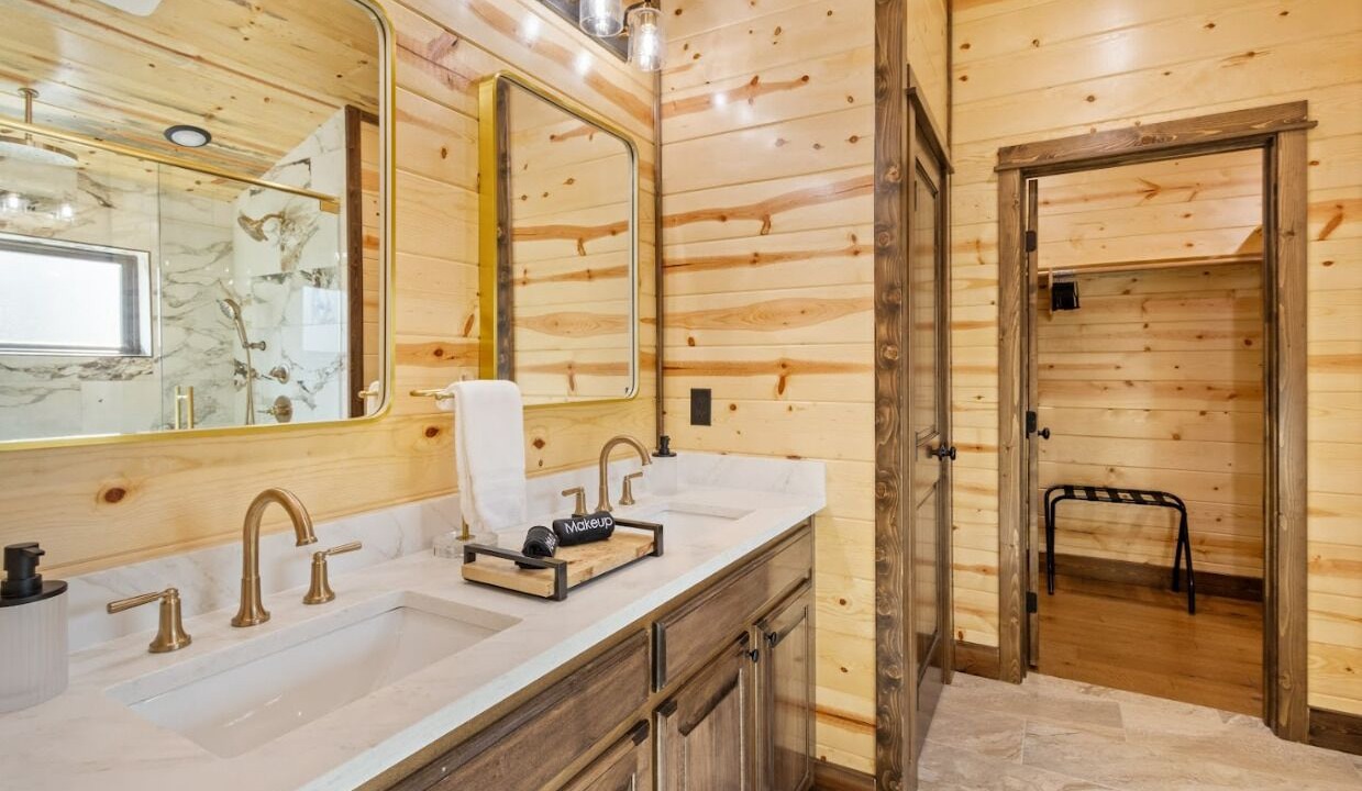 Photo of Bathroom in Antlers