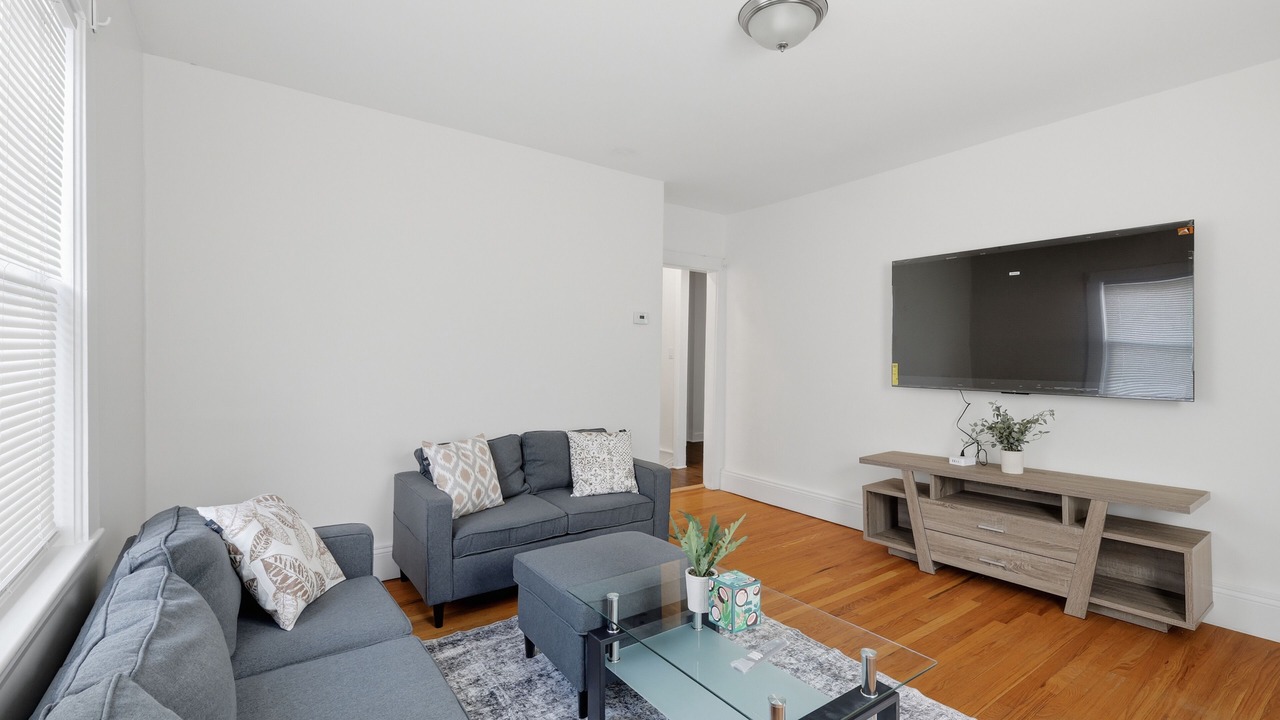 Photo of Livingroom in Nonantum