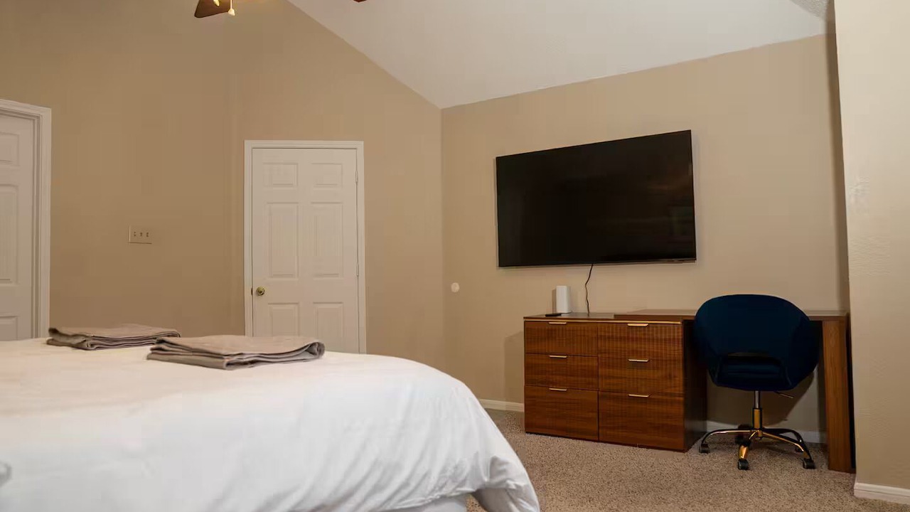 Photo of Bedroom in Valley Ranch