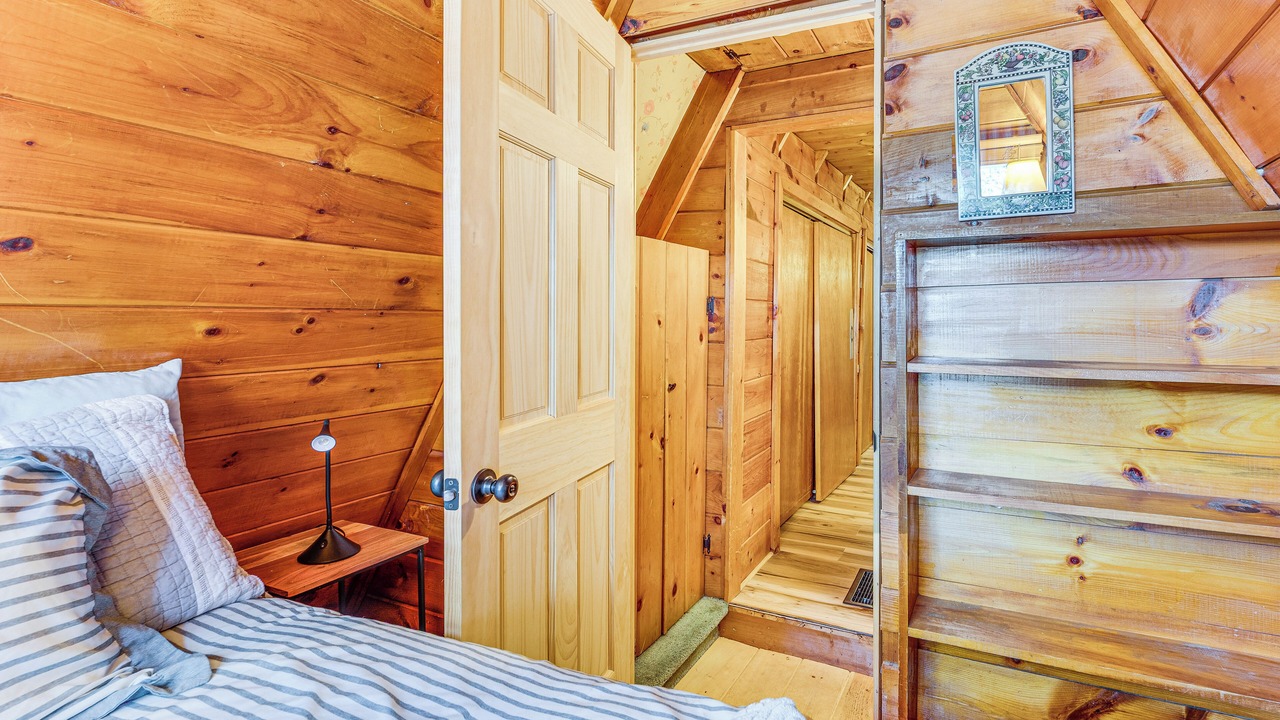 Photo of Bedroom in Center Conway