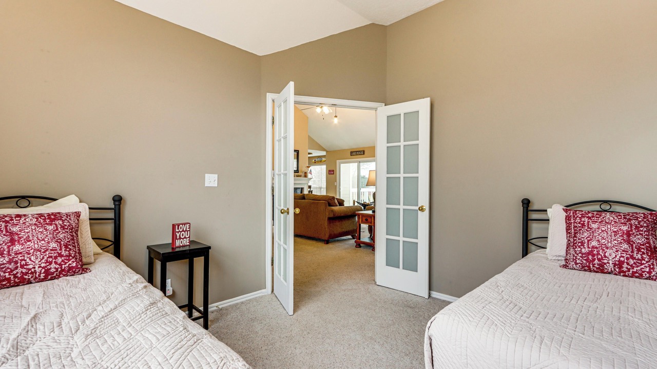 Photo of Bedroom in Grove