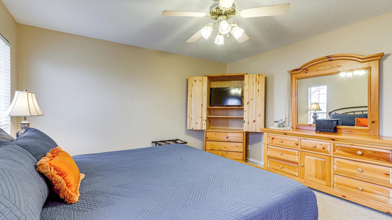 Photo of Bedroom in Grove