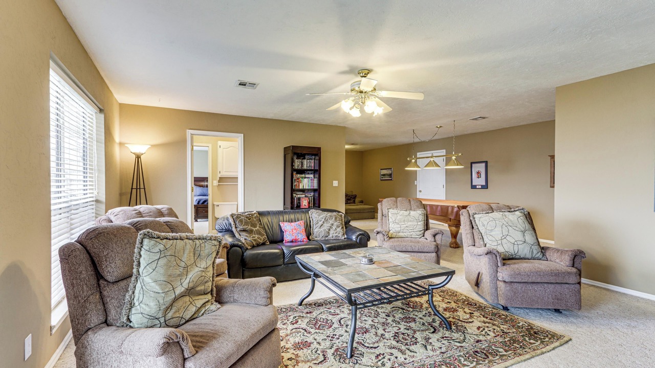 Photo of Livingroom in Grove