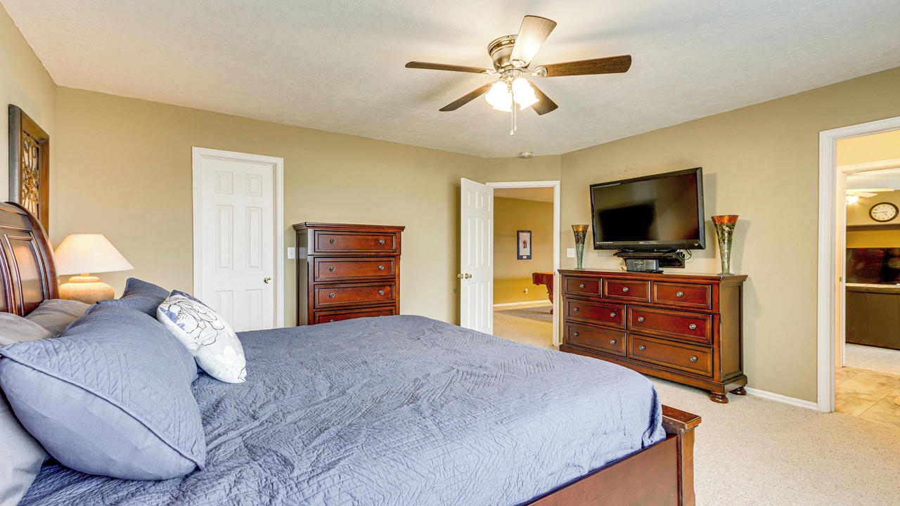 Photo of Bedroom in Grove