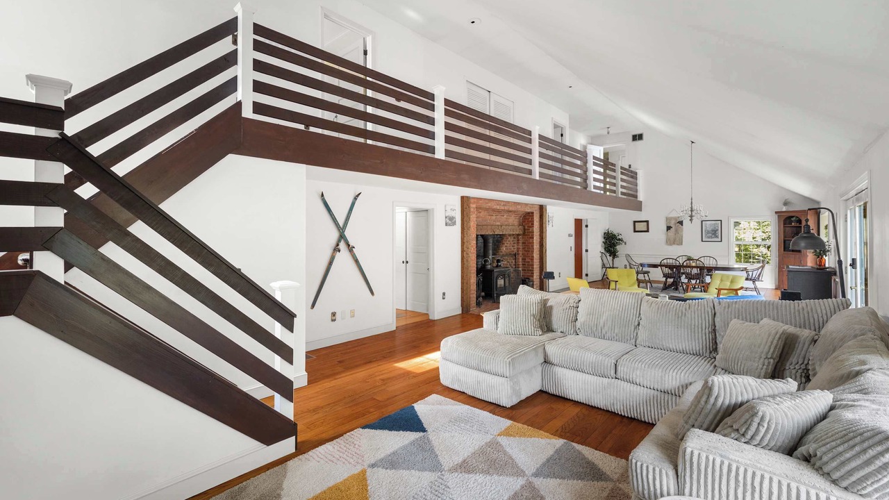 Photo of Livingroom in Clarendon