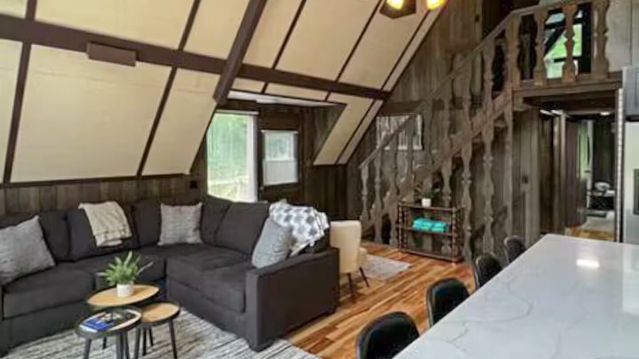 Photo of Livingroom in West Salem