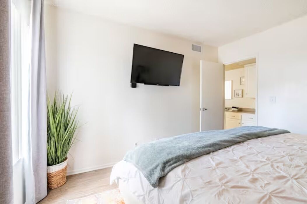 Photo of Bedroom in Thousand Oaks