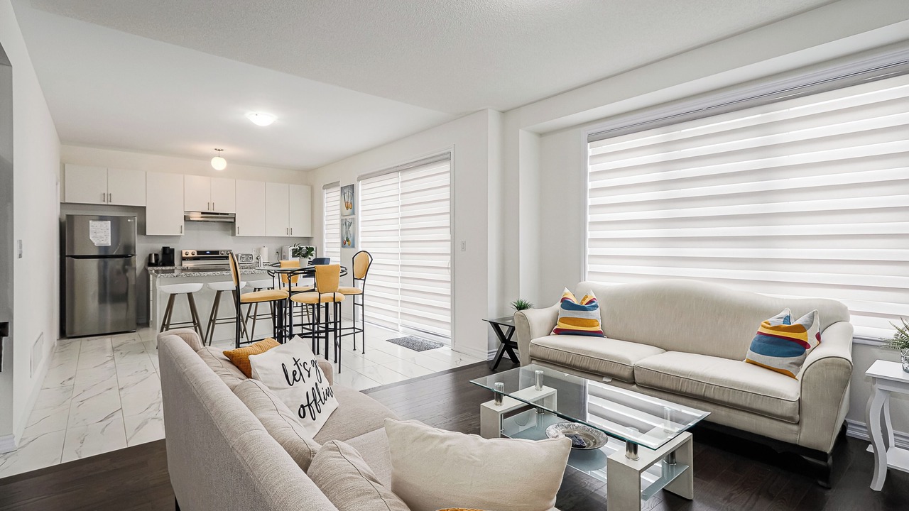 Photo of Livingroom in Wasaga Beach