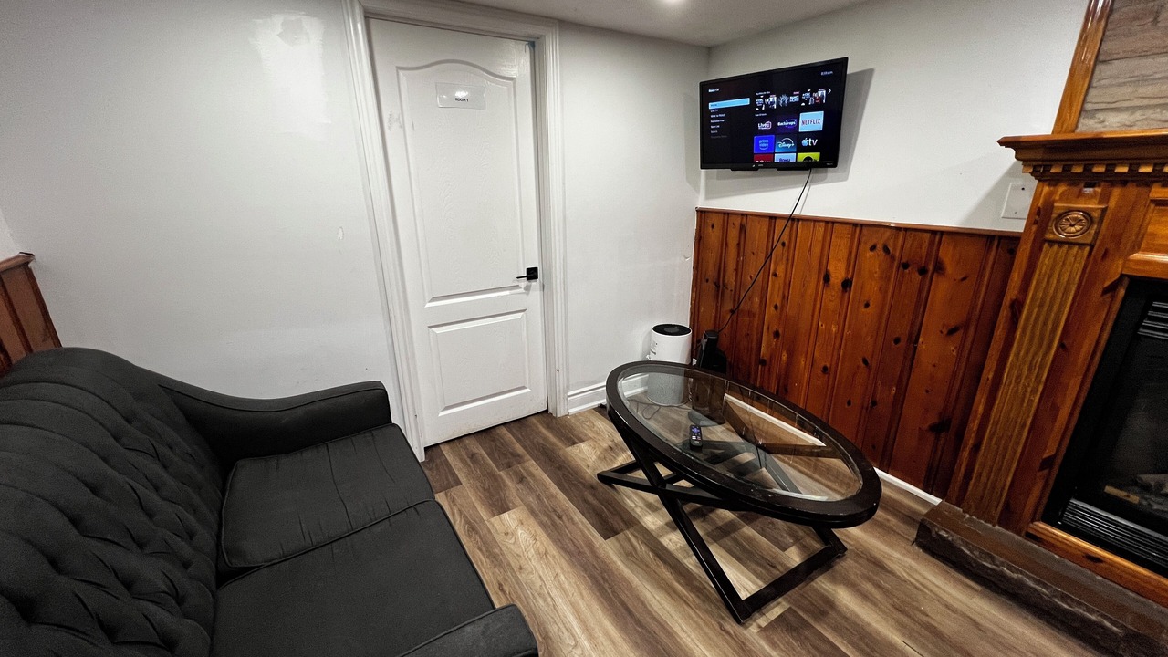 Photo of Livingroom in Streetsville