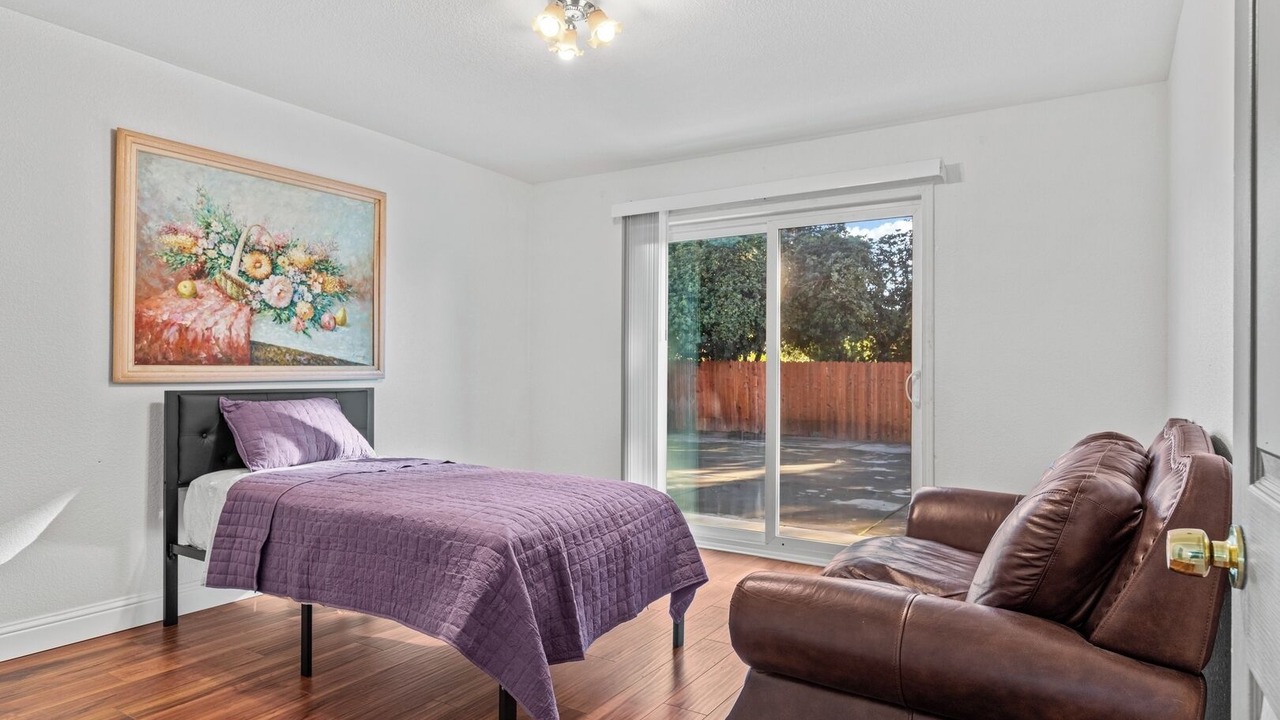 Photo of Bedroom in Arden-Arcade