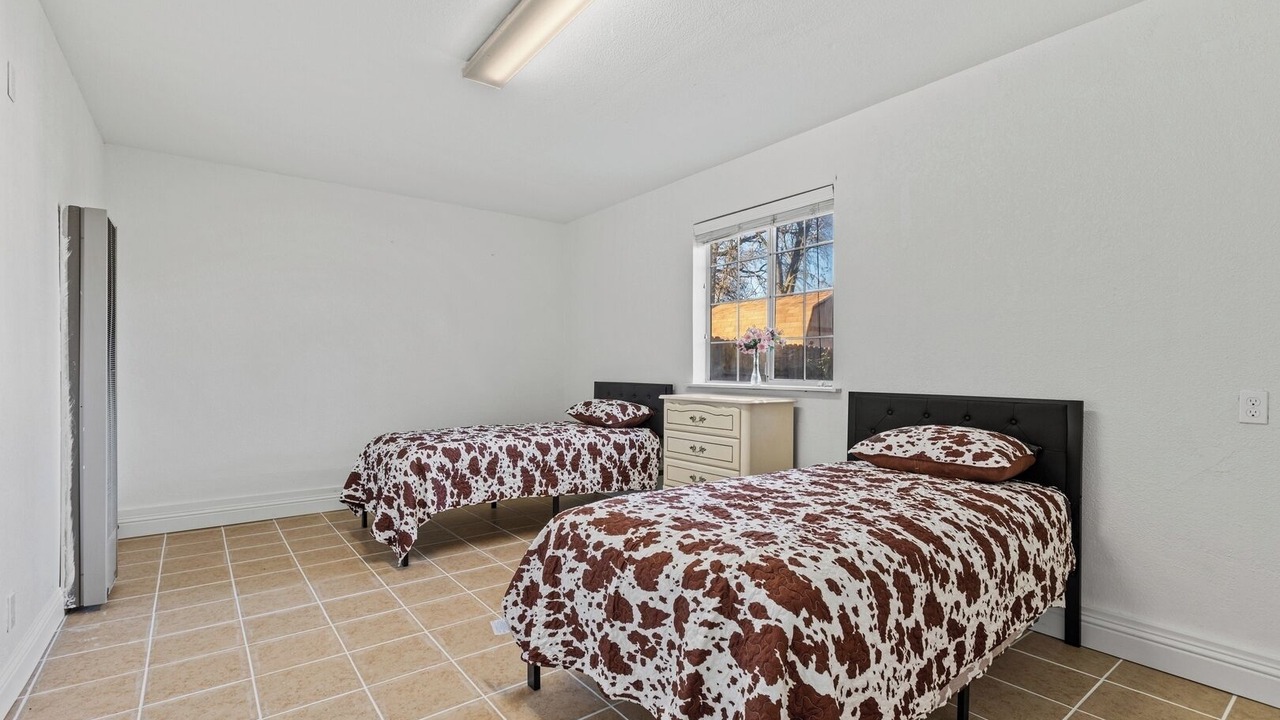 Photo of Bedroom in Arden-Arcade