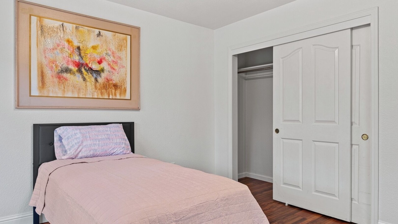 Photo of Bedroom in Arden-Arcade