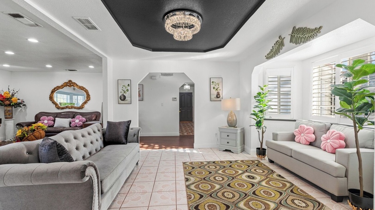 Photo of Livingroom in Arden-Arcade