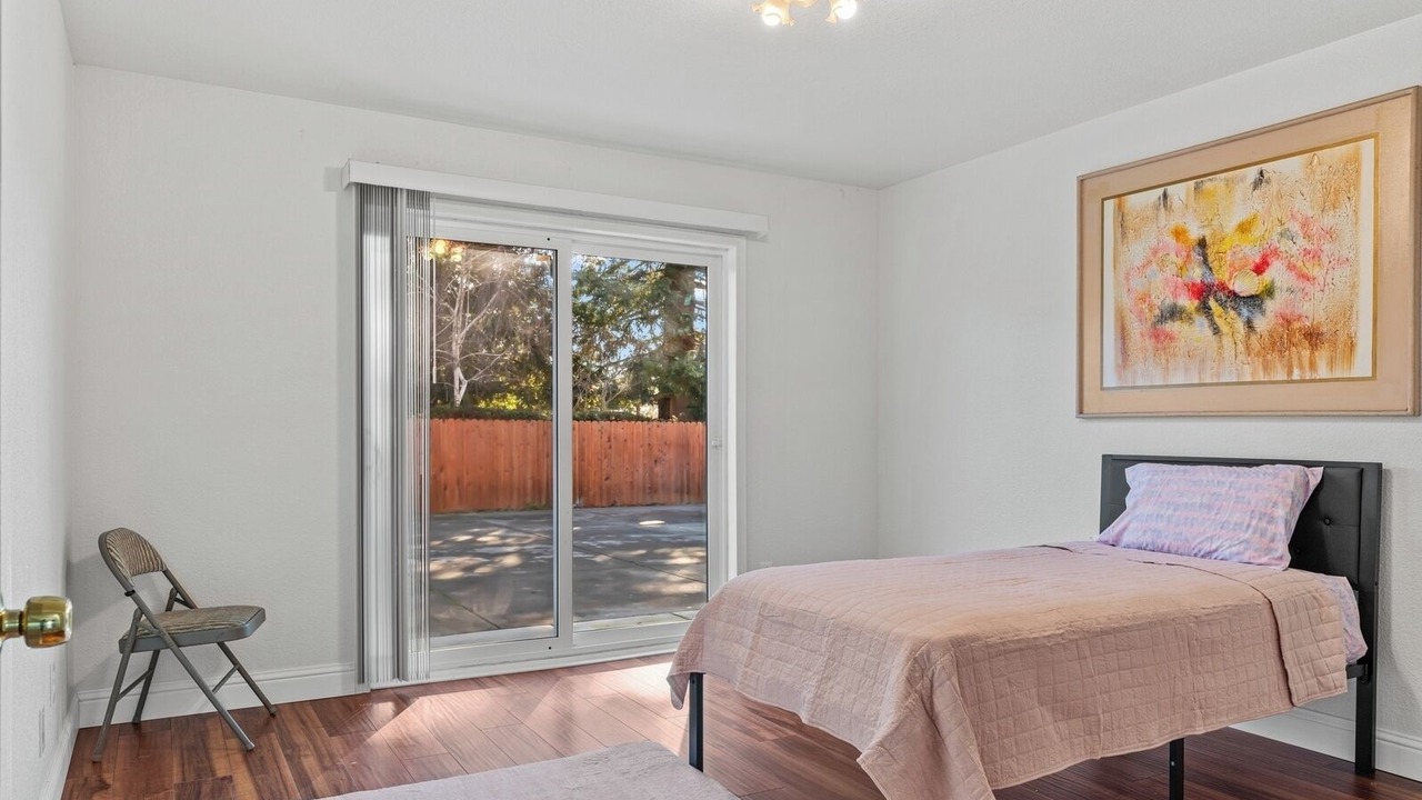 Photo of Bedroom in Arden-Arcade