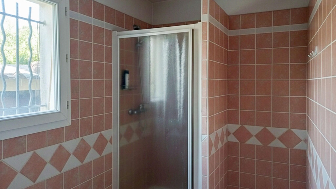 Photo of Bathroom in Oraison