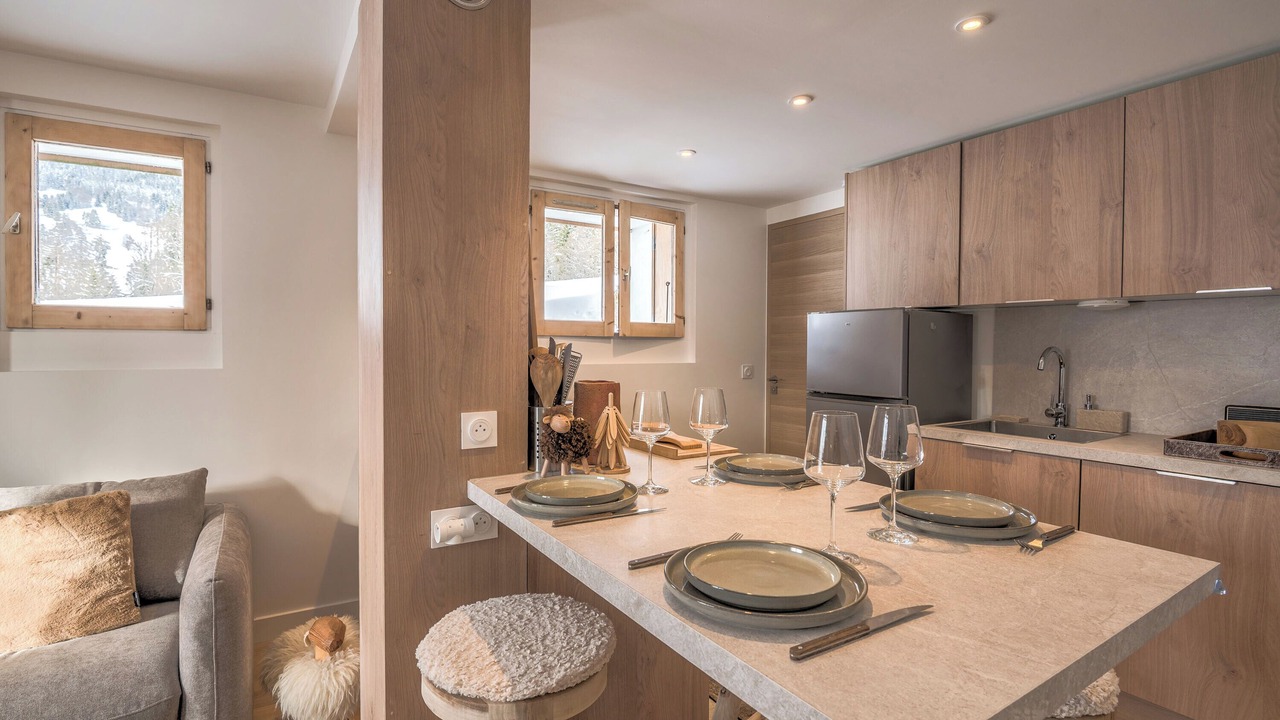 Photo of Others in Demi-Quartier